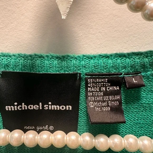 Michael Simon Size LShort sleeve embroidered sweater
